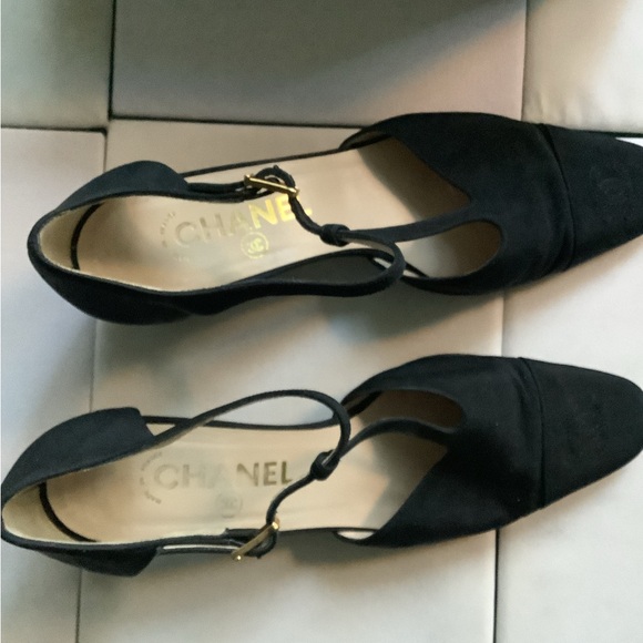 CHANEL Black T-strap Satin Women's Shoes - Picture 8 of 11